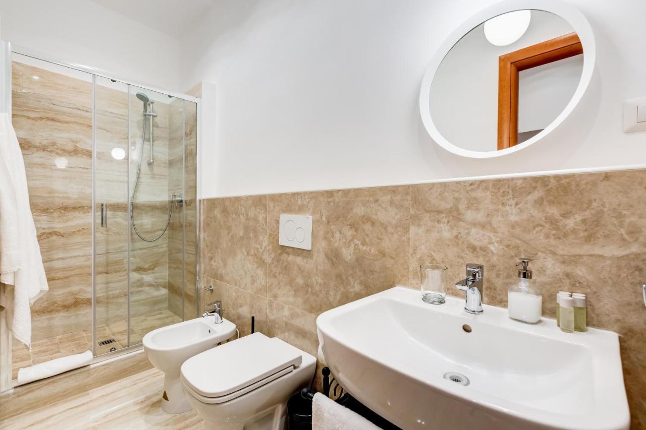 Lovely And Modern Nest Near The Colosseum 로마 외부 사진